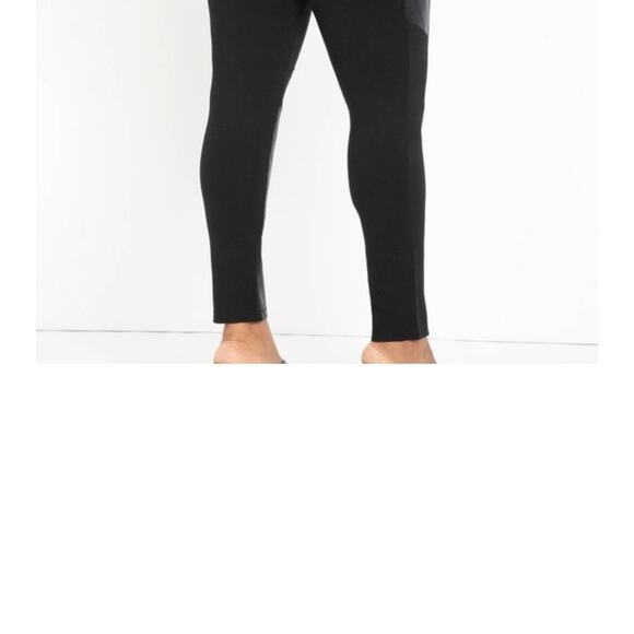 NEW Eloquii Blavk Faux Leather Miracle Flawless Legging, 4X - Picture 3 of 7